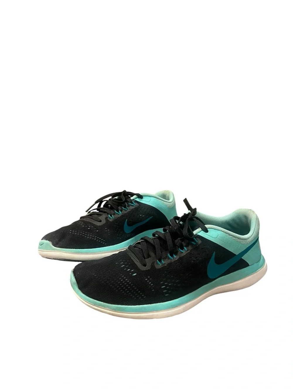 Nike Women's Athletic Sneakers in Teal and Black 8.5